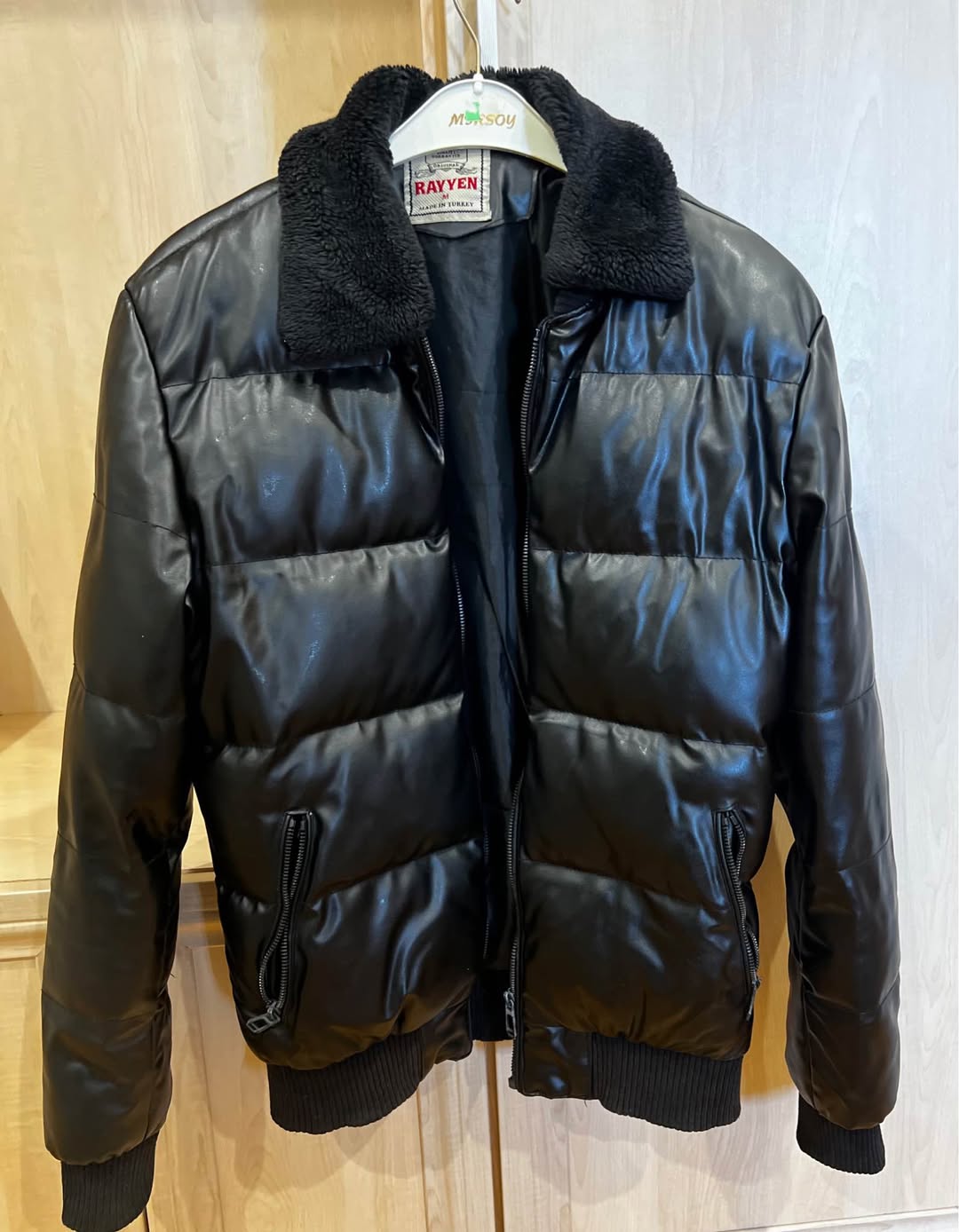 ტანსაცმელი — 30₼