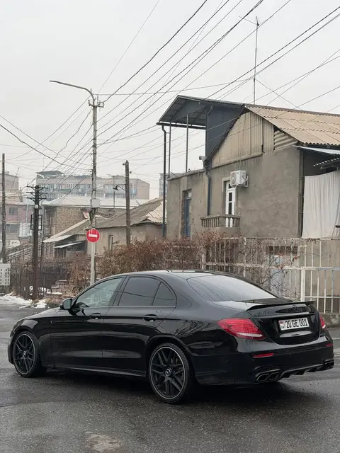 Mercedes-Benz E350 2020 — 32,000$