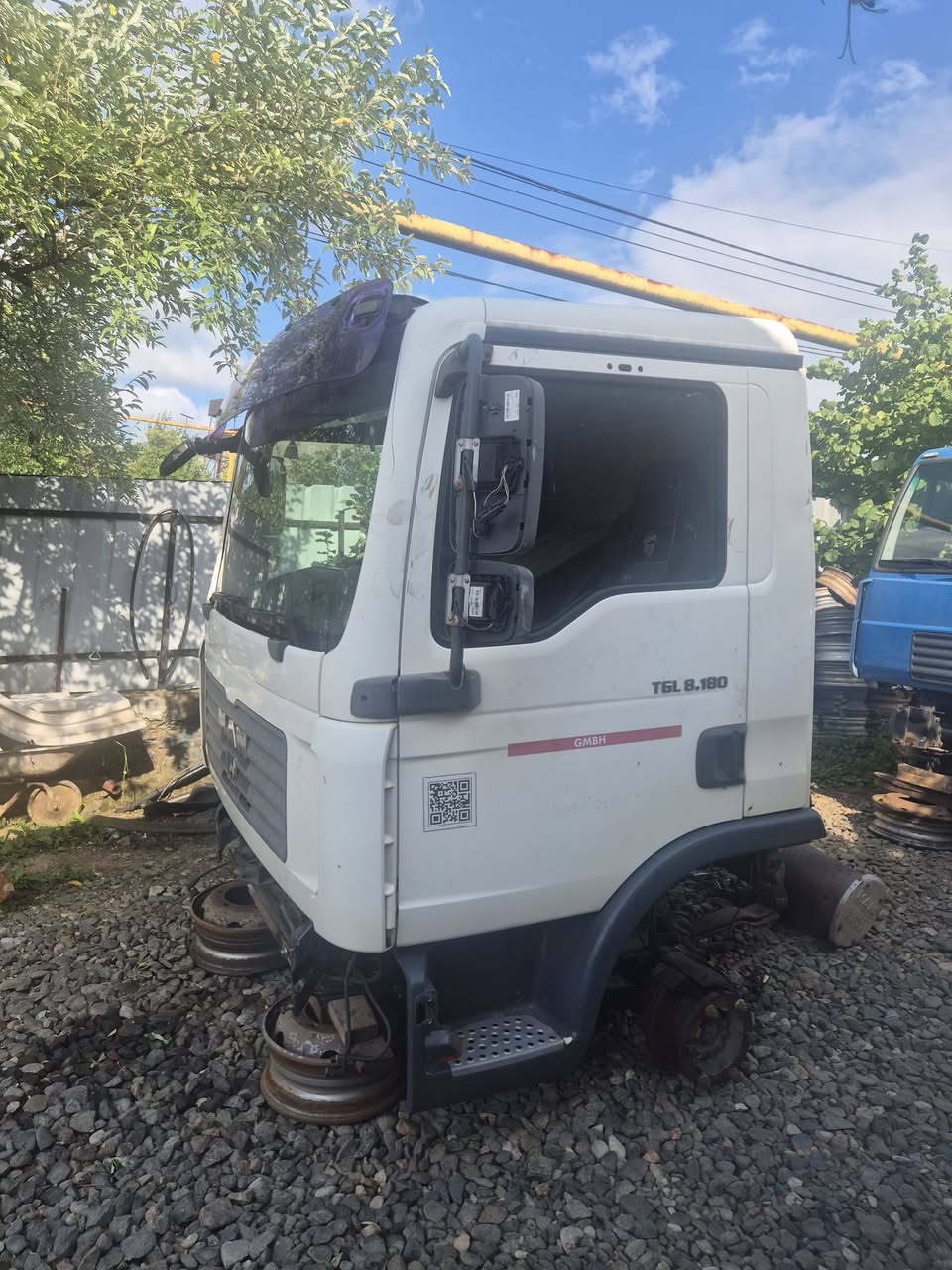 MAN L2000 truck