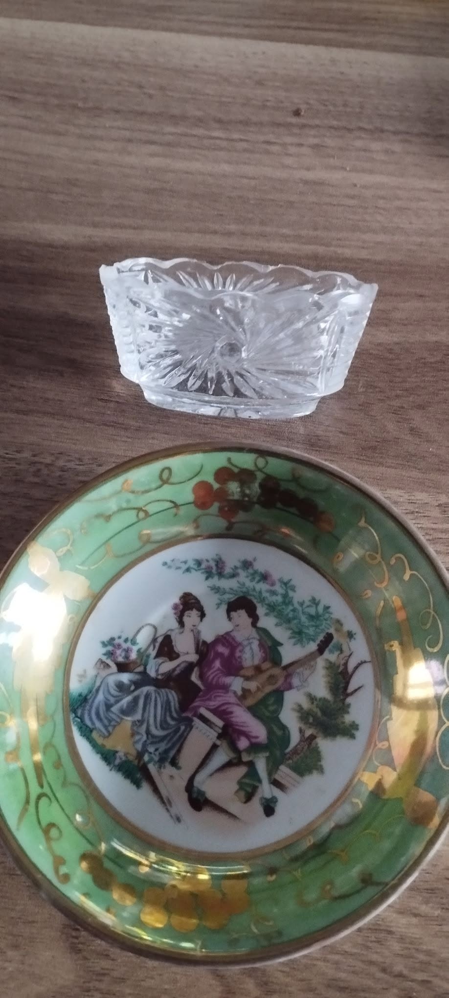 Düzqabı, kristal, bir neçə ədəd