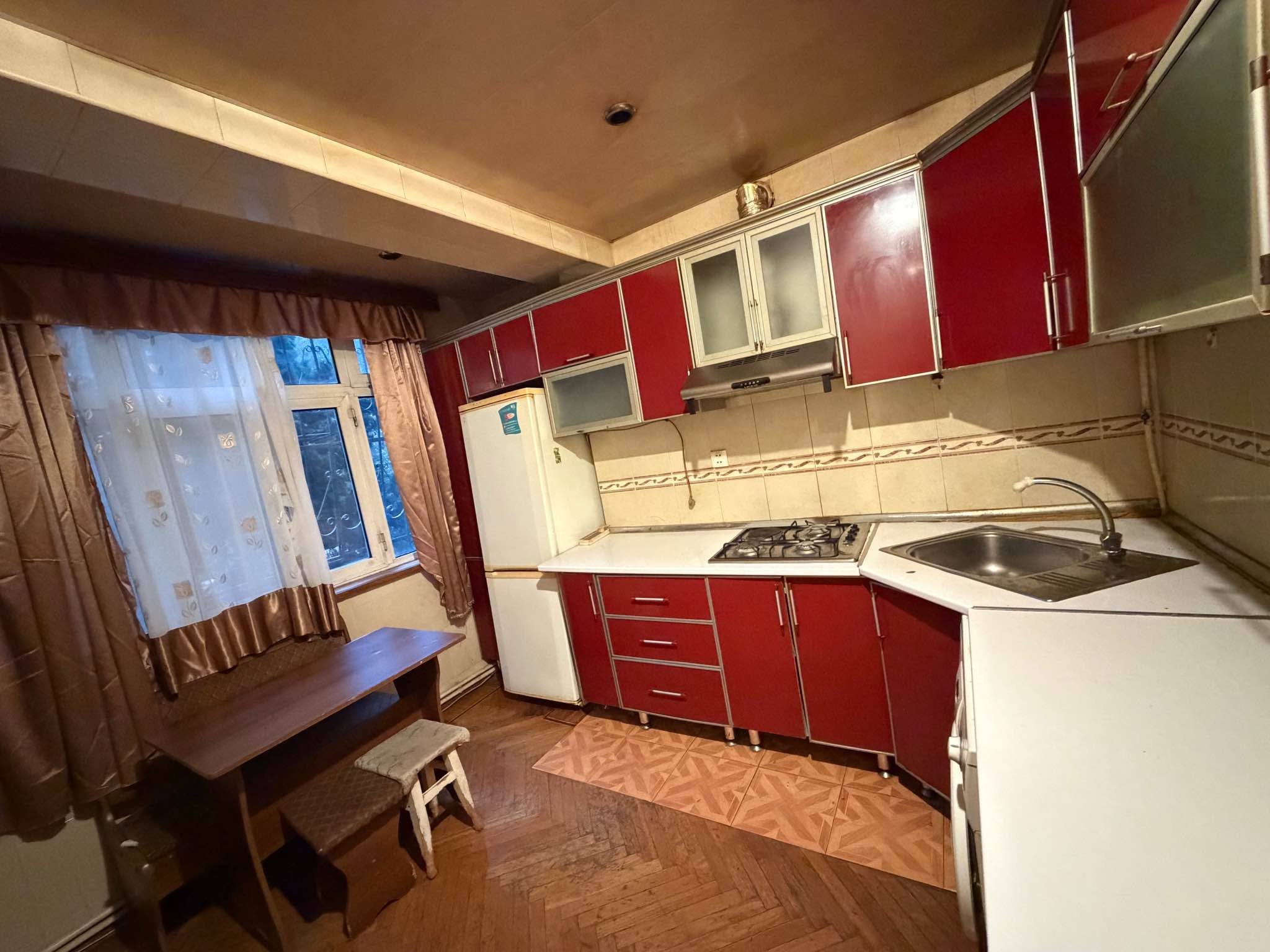 Продаётся 3-комнатная квартира, Баку