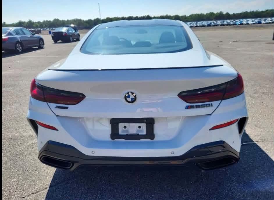 BMW M850 2020 — 25,000$