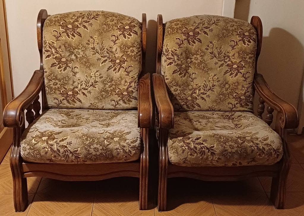 Belçika istehsalı mükəmməl divan-dəsmal satılır, hər ikisi 800