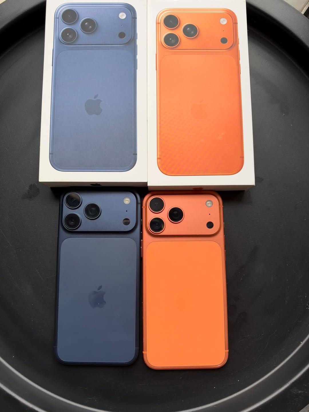 2× iPhone 17 Pro Max 256GB eSIM