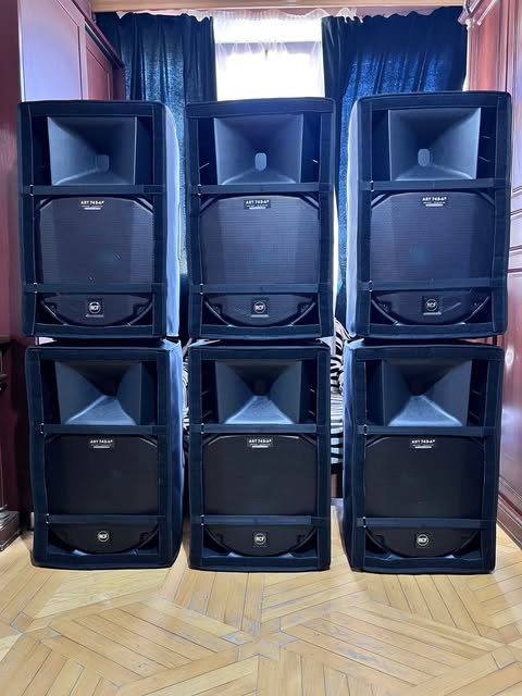 Продаются динамики RCF ART 745 MK4