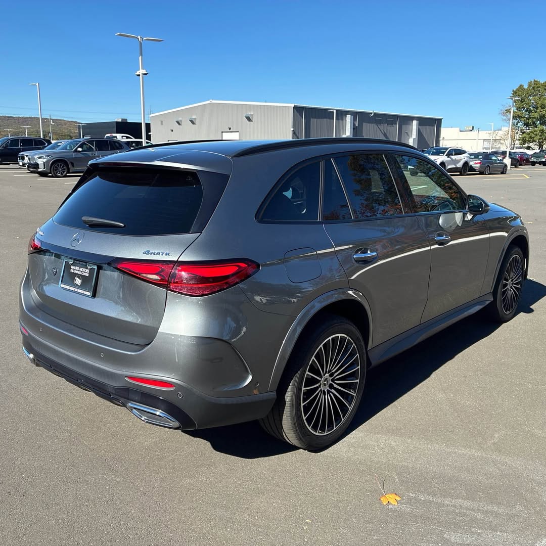 იყიდება გზიდან 2023 Mercedes-Benz GLC GLC — 35,500$