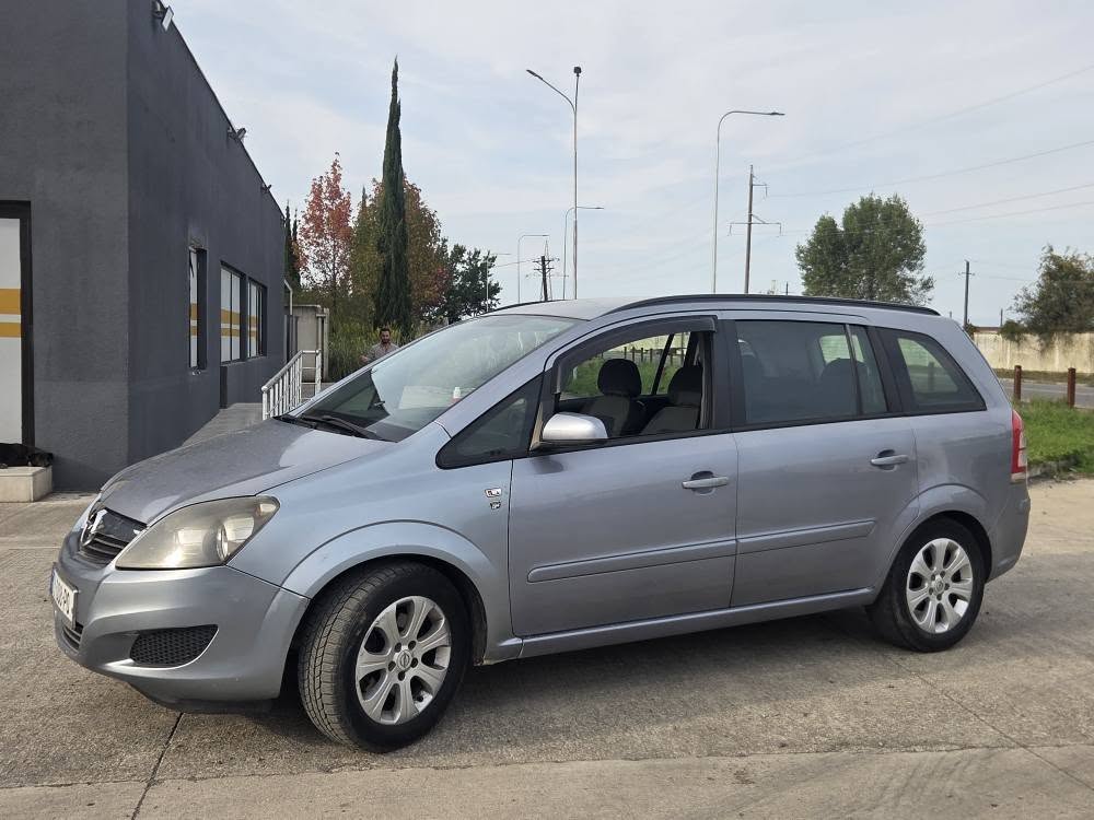 Բարեւ ընկերներ, ցանկանում եմ վաճառել Opel Zafira 2008