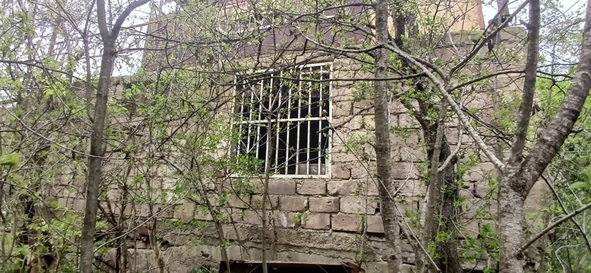 House / Villa — $9,500