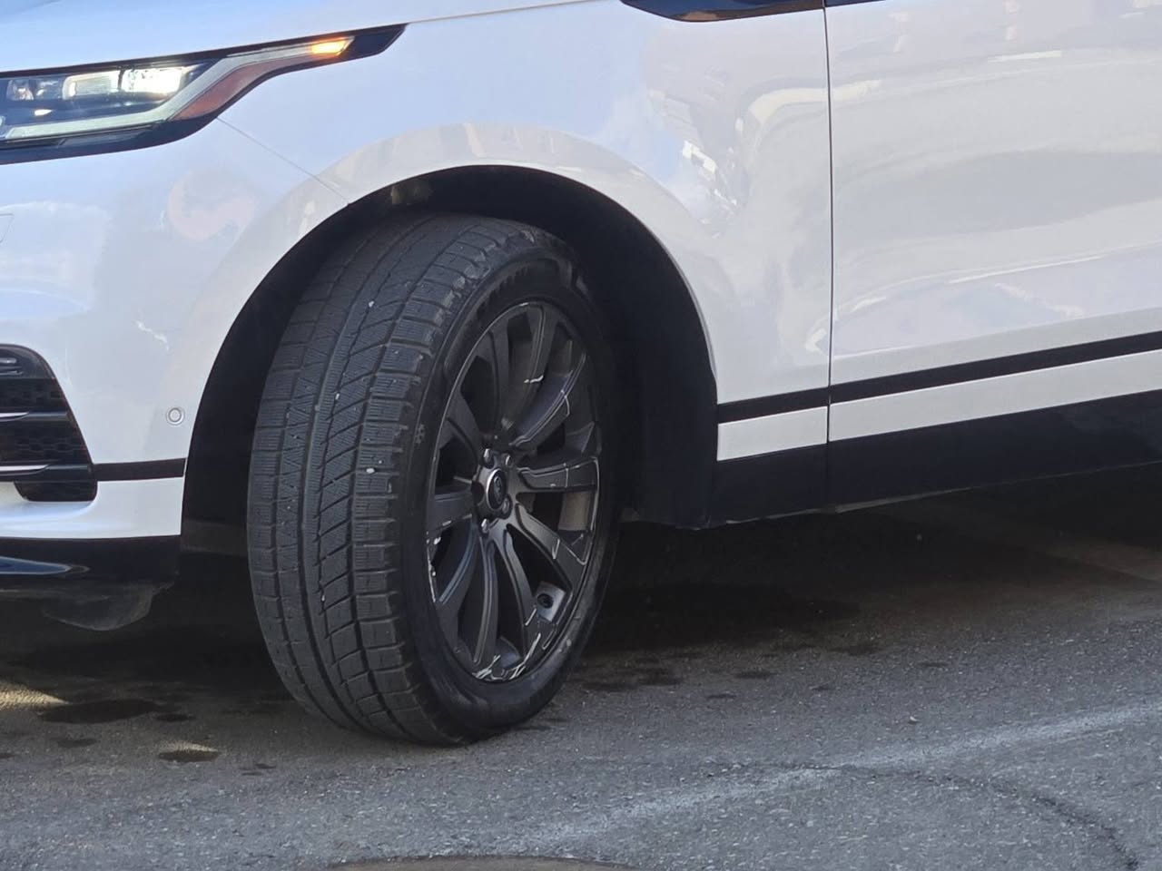 Range Rover Velar R20 wheels with winter tires