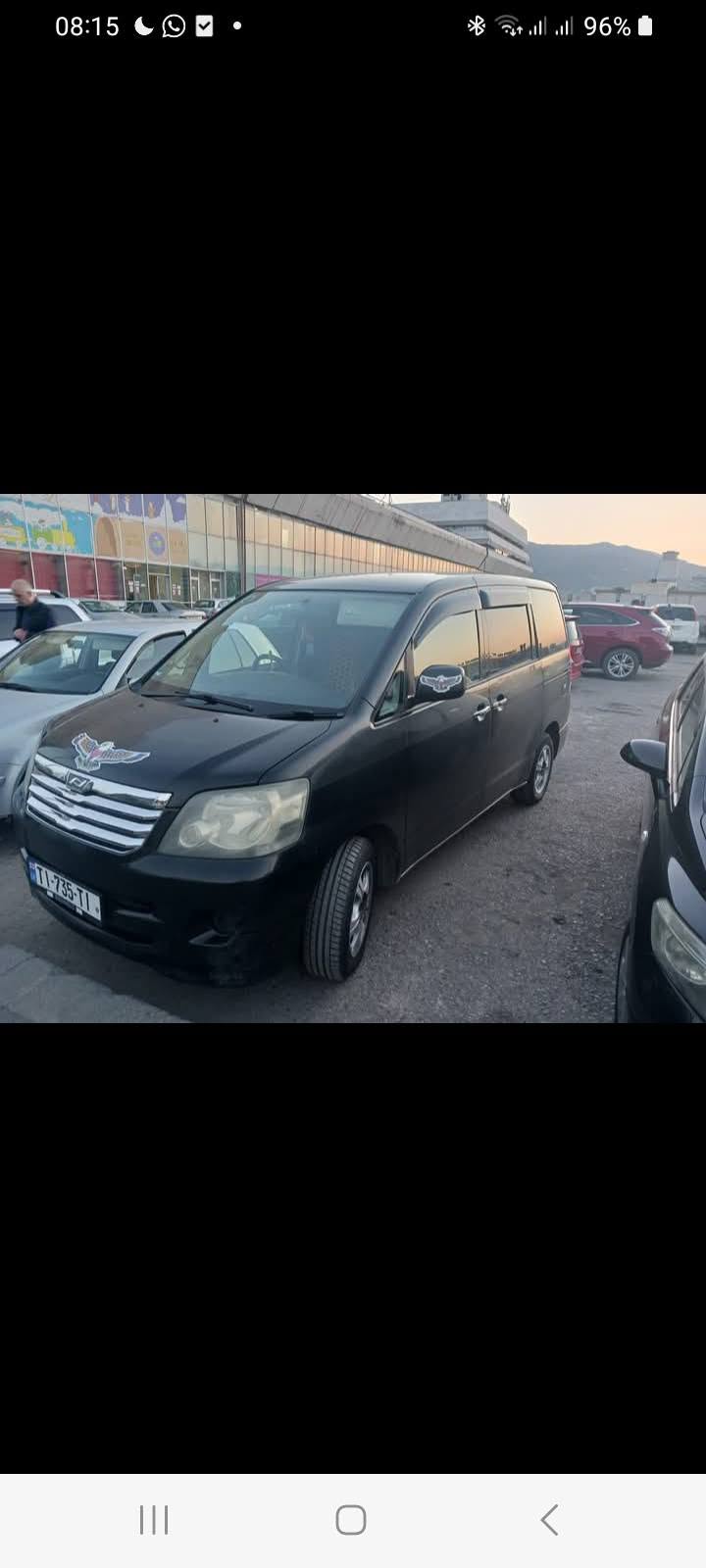 Toyota Noah 2002