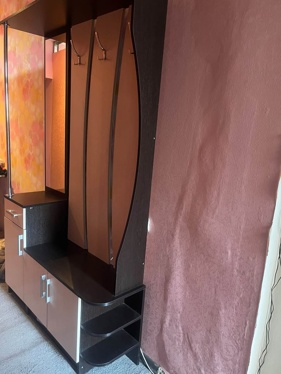 Koridor gardırop, ayna, askılar, ayakkabı dolabı