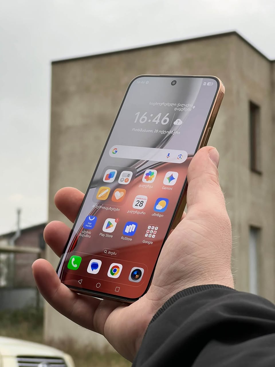 Qutisi ilə və bütün fabrik aksessuarları ilə 600₾ qiymətə
