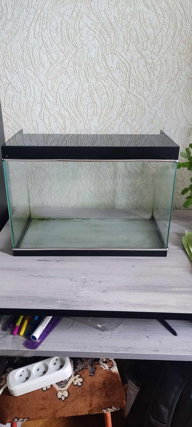 Akvarium satılır 40x22x29. 20