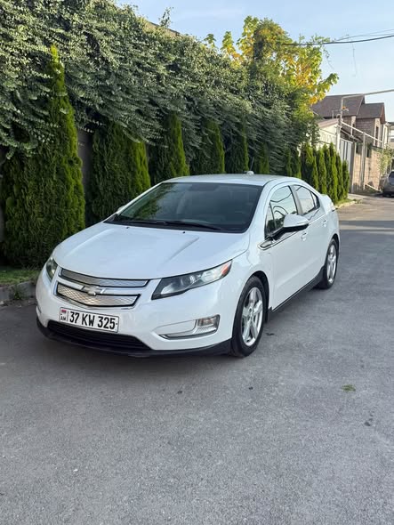 Chevrolet Volt 2014 — 7,300$