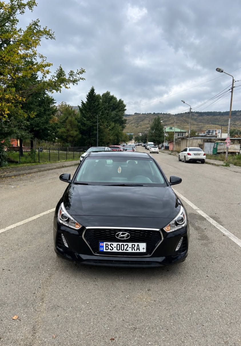 Hyundai Elantra GT 2020 — 7,300$
