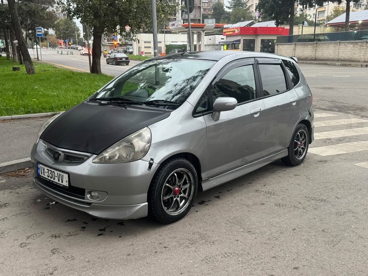 Продается за 3000$.3 2003 года.