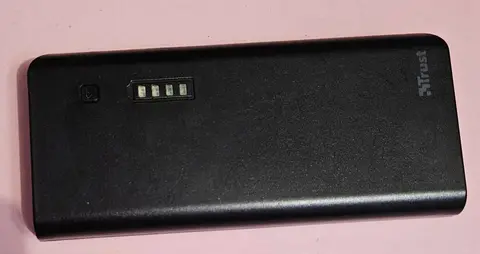 Güvenilir power bank, siyah