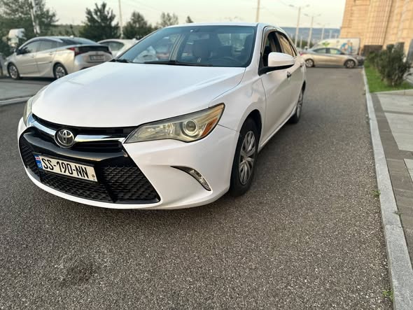 Toyota Camry 2017 — 7,500$