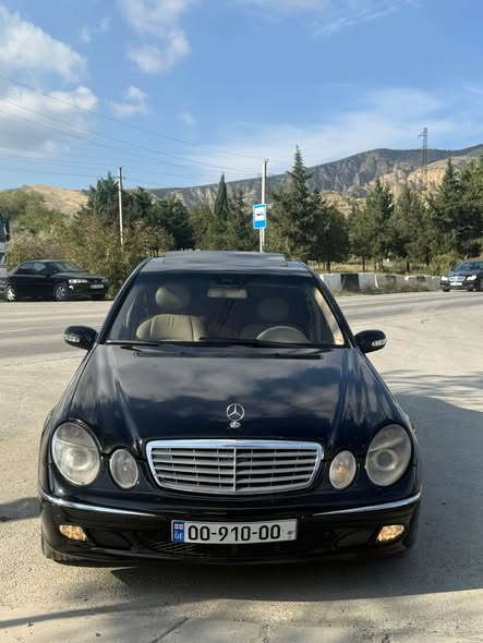 E211 2002 — 4,400$