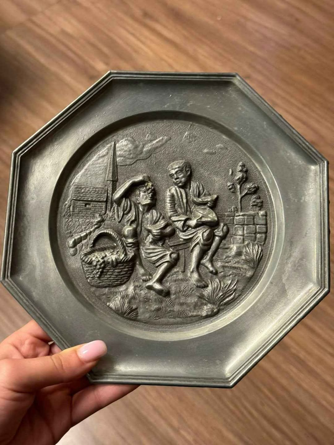 Metal decorative wall plate