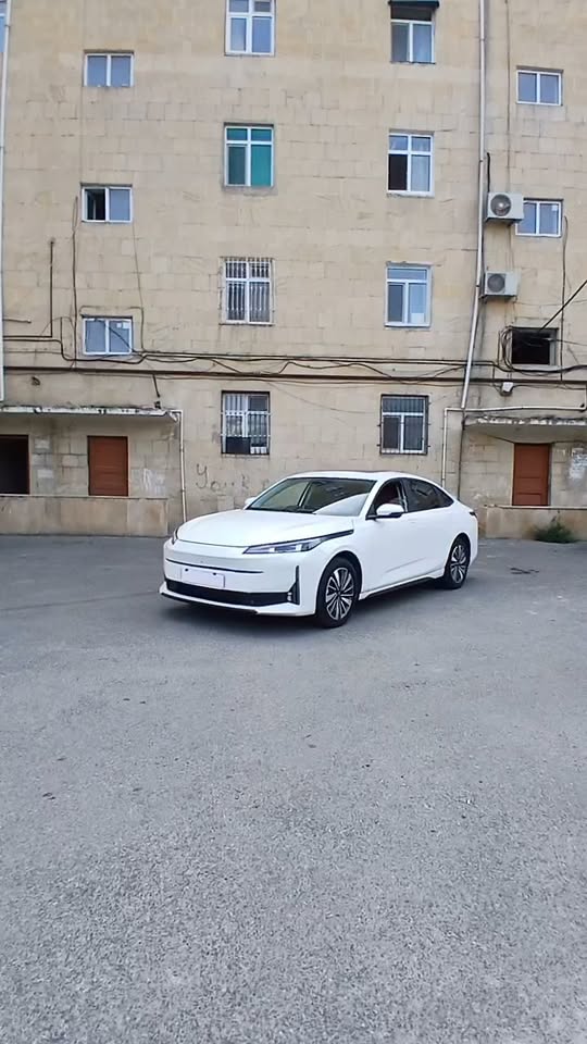 Mənzil satılır, Bakı
