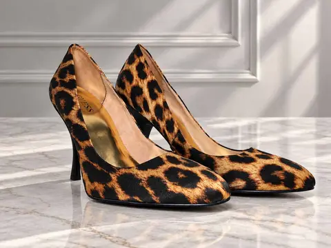 GUESS ლეოპარდის ქუსლიანი ფეხსაცმელი, ზომა 37