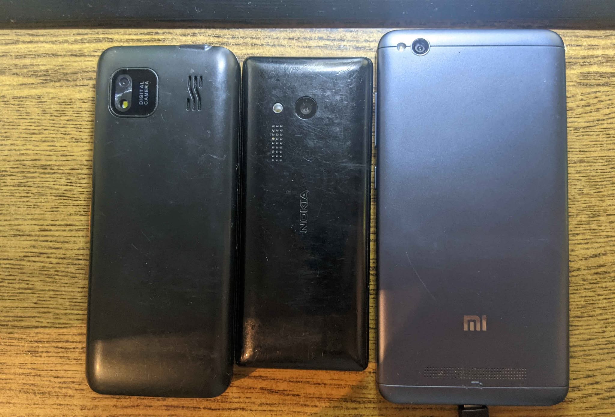 სამი ტელეფონი: Nokia 105, Redmi 4A