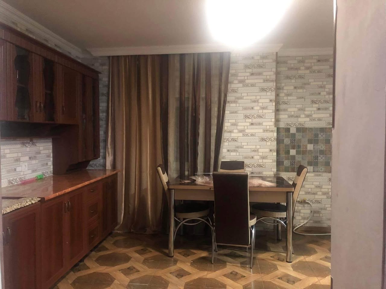 Kiralanıyor daire, Telavi