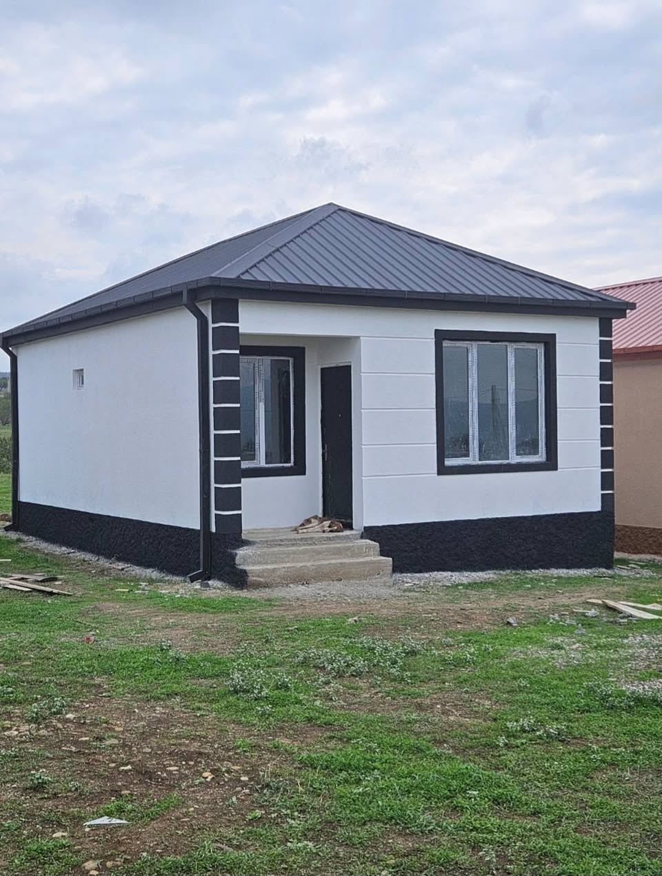 Price: 110 000 $$$ Tel: VarkeThiliS