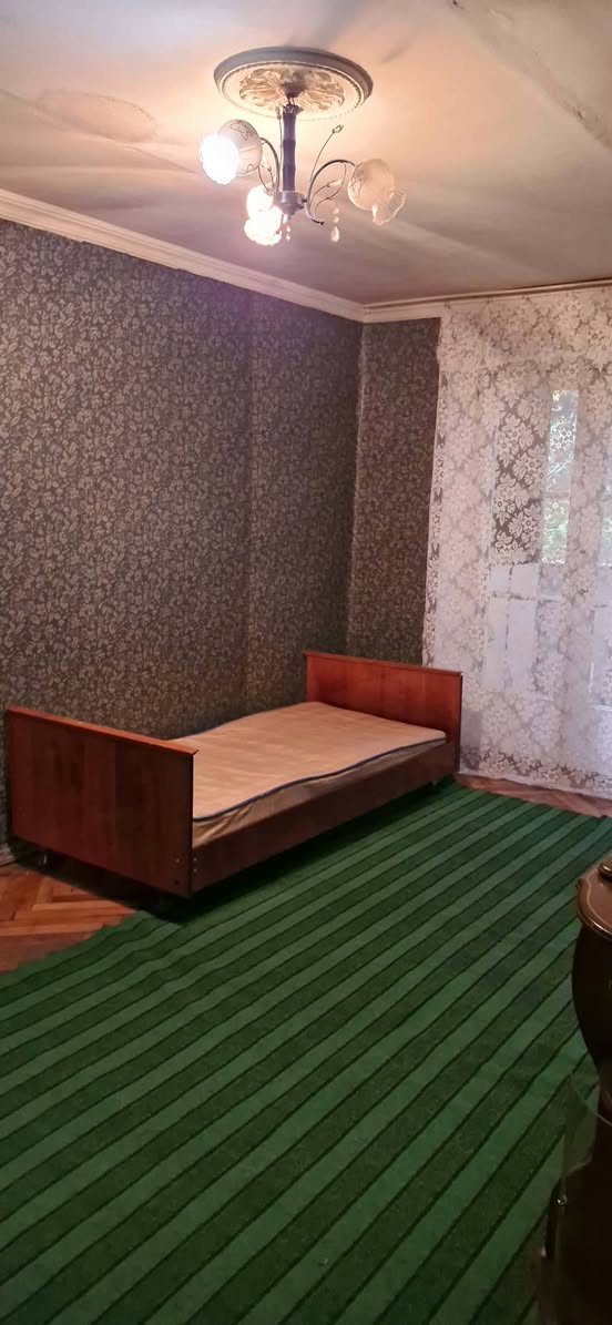 1 oda daire kiraya verilmektedir, Tiflis