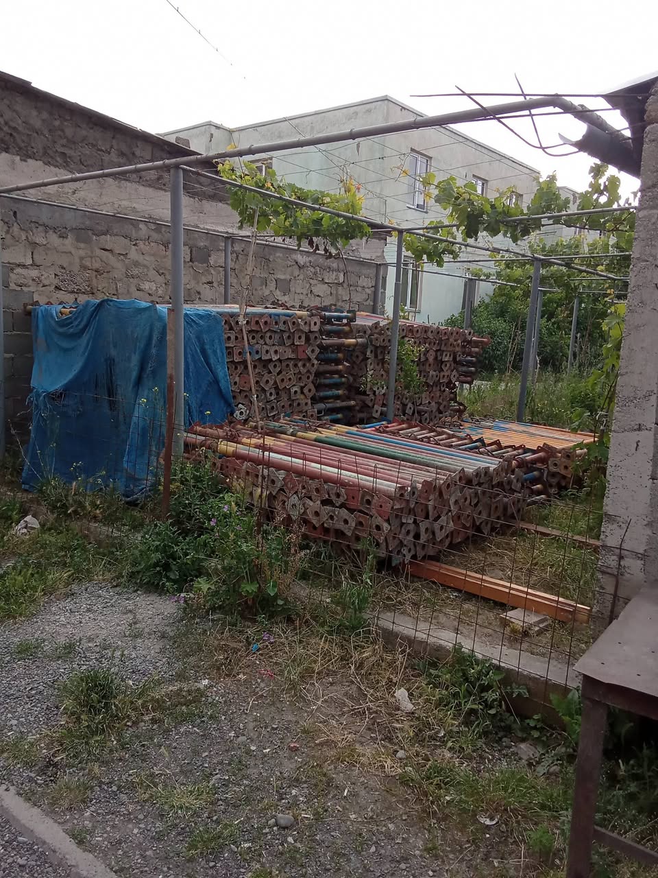 Продаётся. // Сдаётся в аренду. Строительные леса и