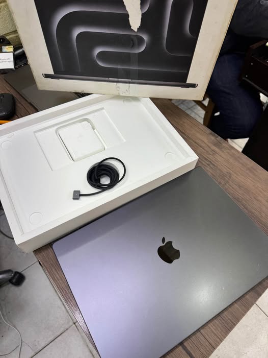 macbook m3 pro 16-inch ram-36 ssd 2023 — 4,600₾