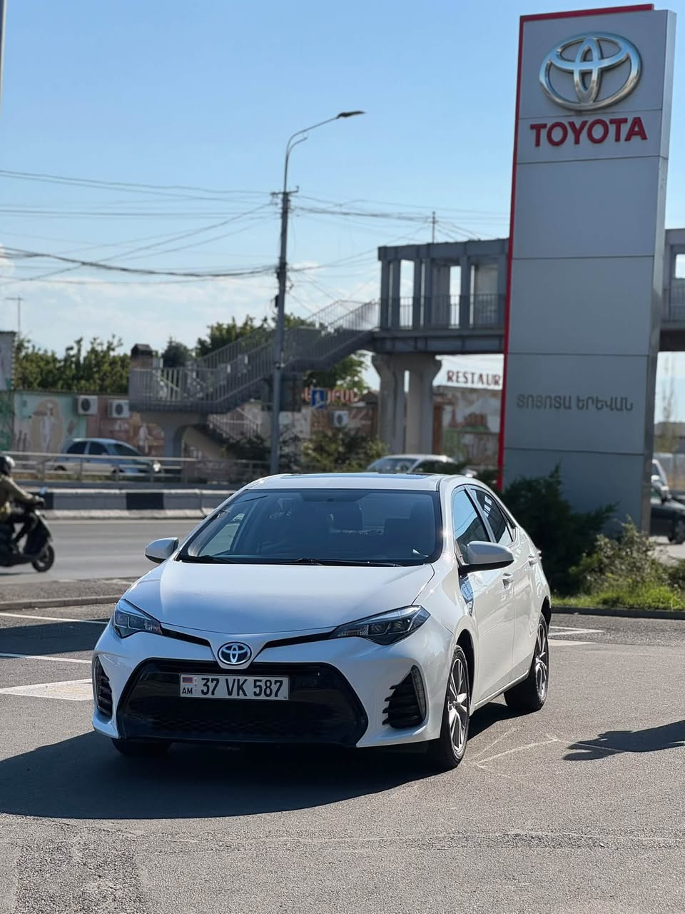 The car is in very good condition, it is fully complete in 2015.