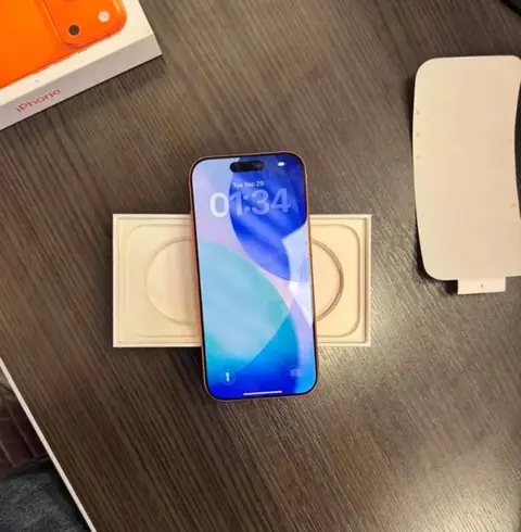 iPhone 256GB, 97% battery
