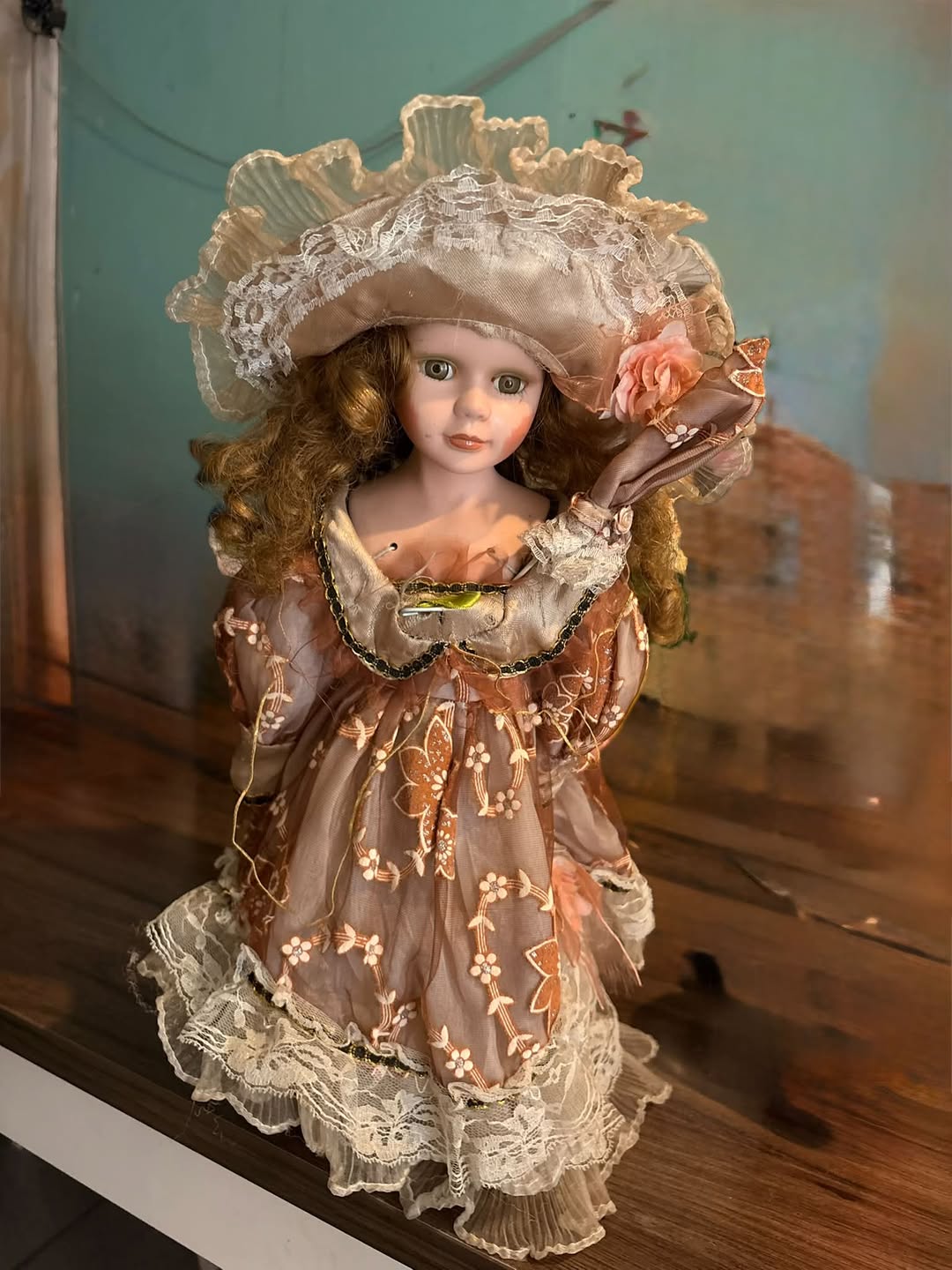 I sold an antique porcelain figurine to a lady