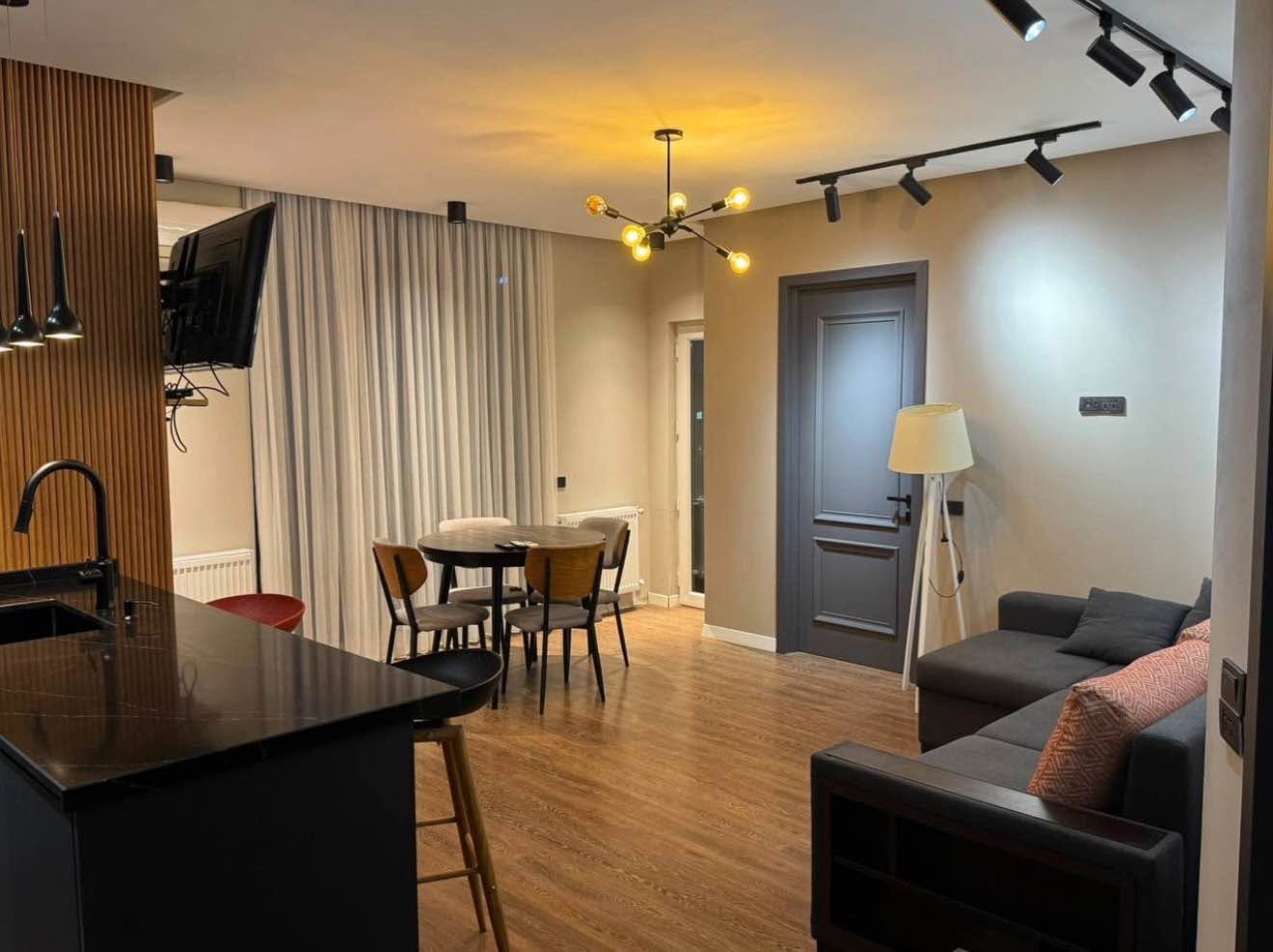 2 otaqlı mənzil kirayə verilir, Batumi — $900