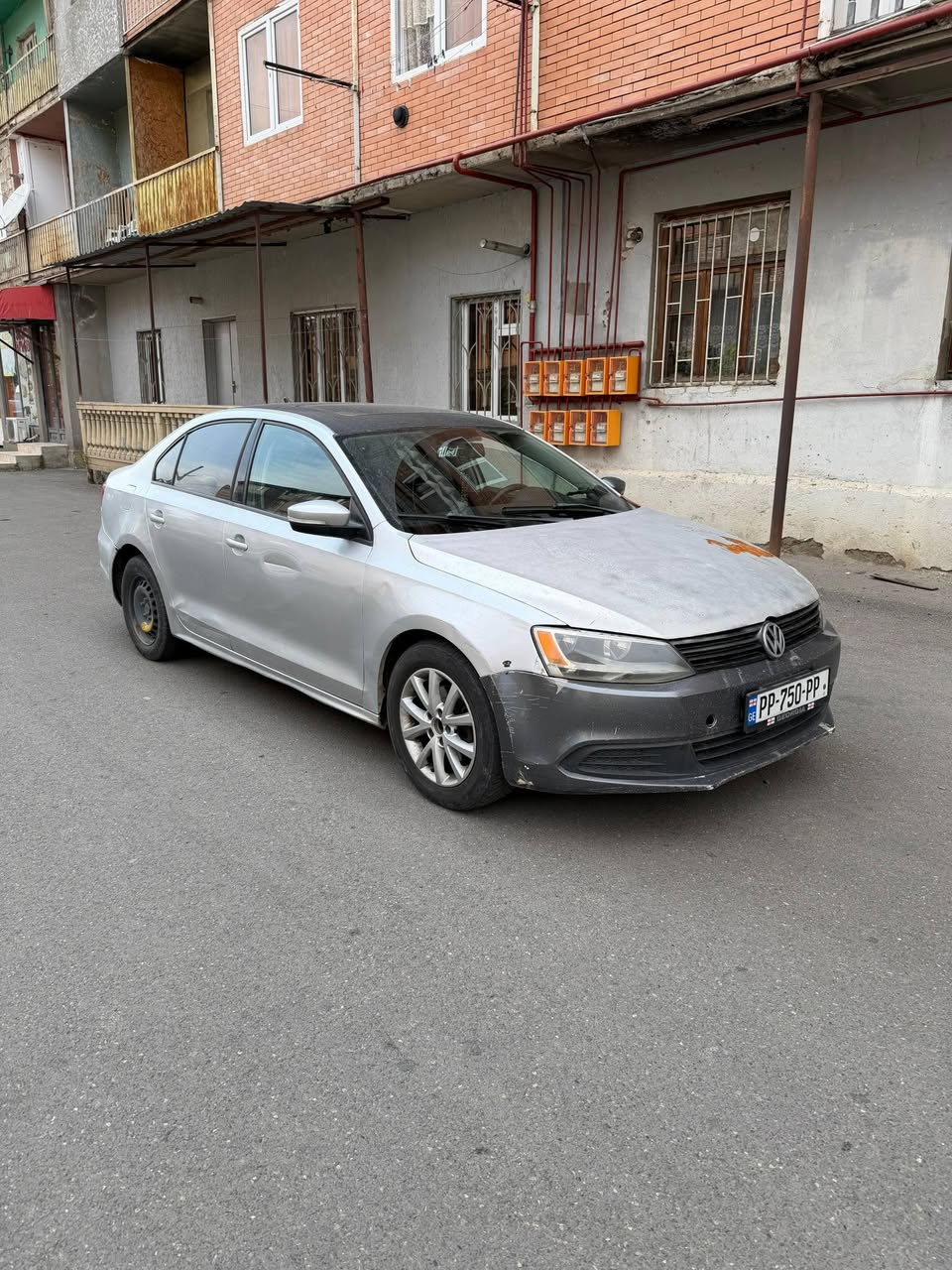 2013 2.5 თხევადი გაზით 130 მილი — 3,000$