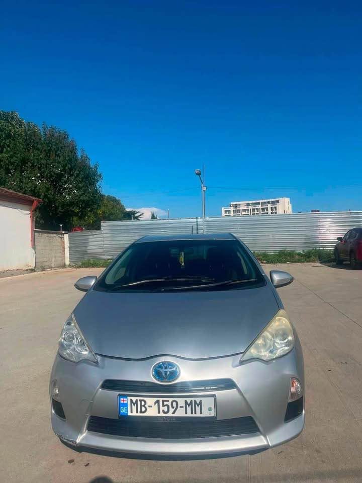 Toyota Aqua 2013