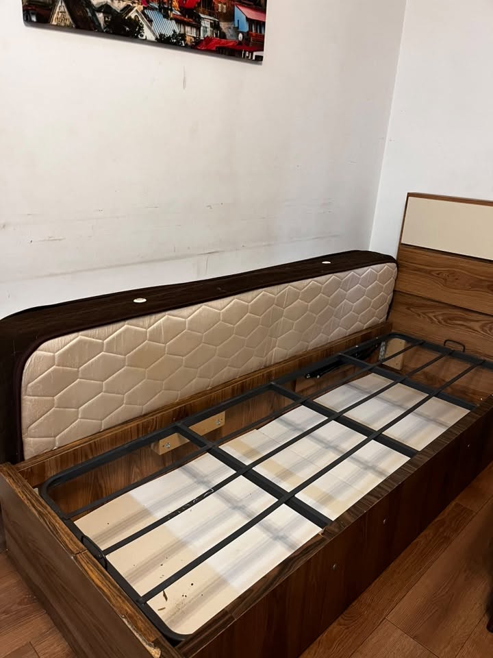 🛏️ Tək nəfərlik yataq matraslı olaraq satılır! 💰 — 200₾
