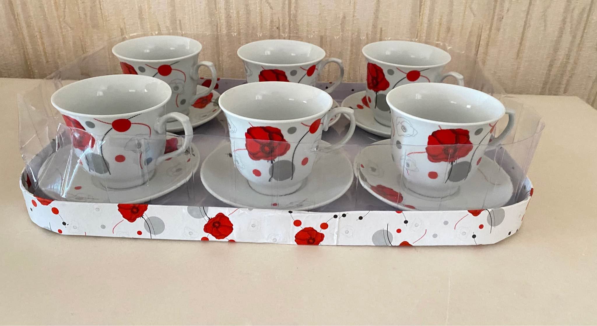 Çay fincanlarının kolleksiyası, 6 nəfərə