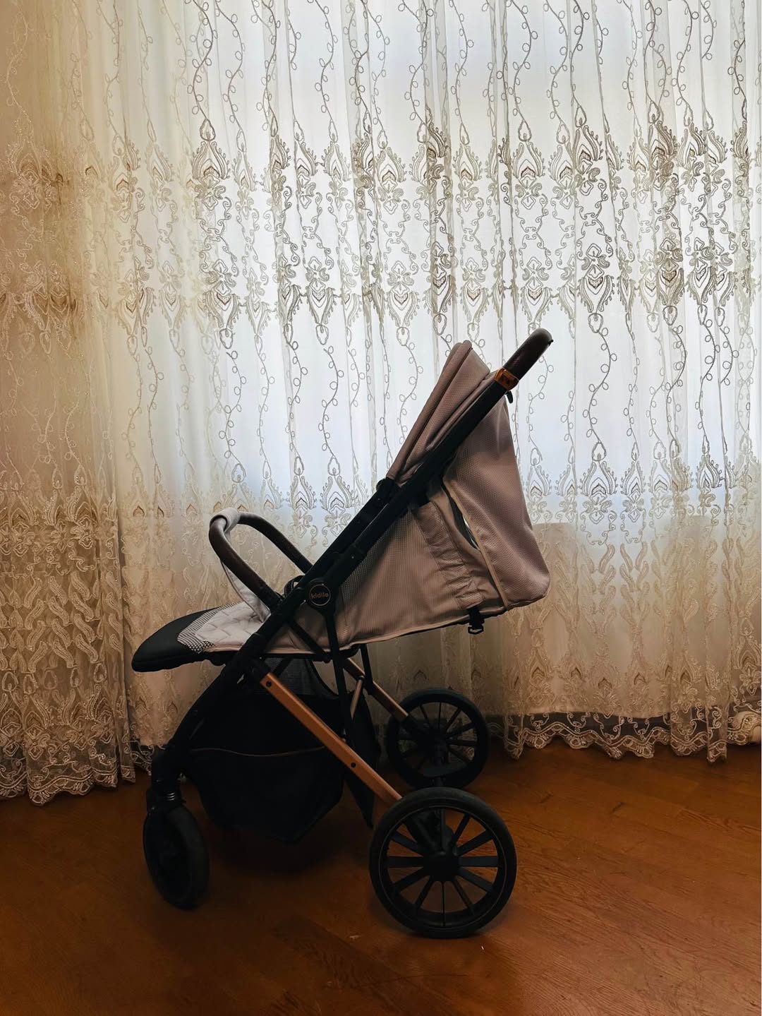 Gently used Kidilo baby stroller
