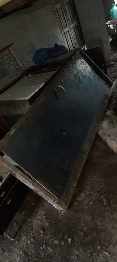 Qadın fiqurlu dəmir qapı satılır. 2:55sm hündürlüyü