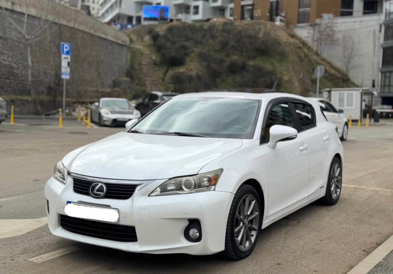Lexus CT200h 2012