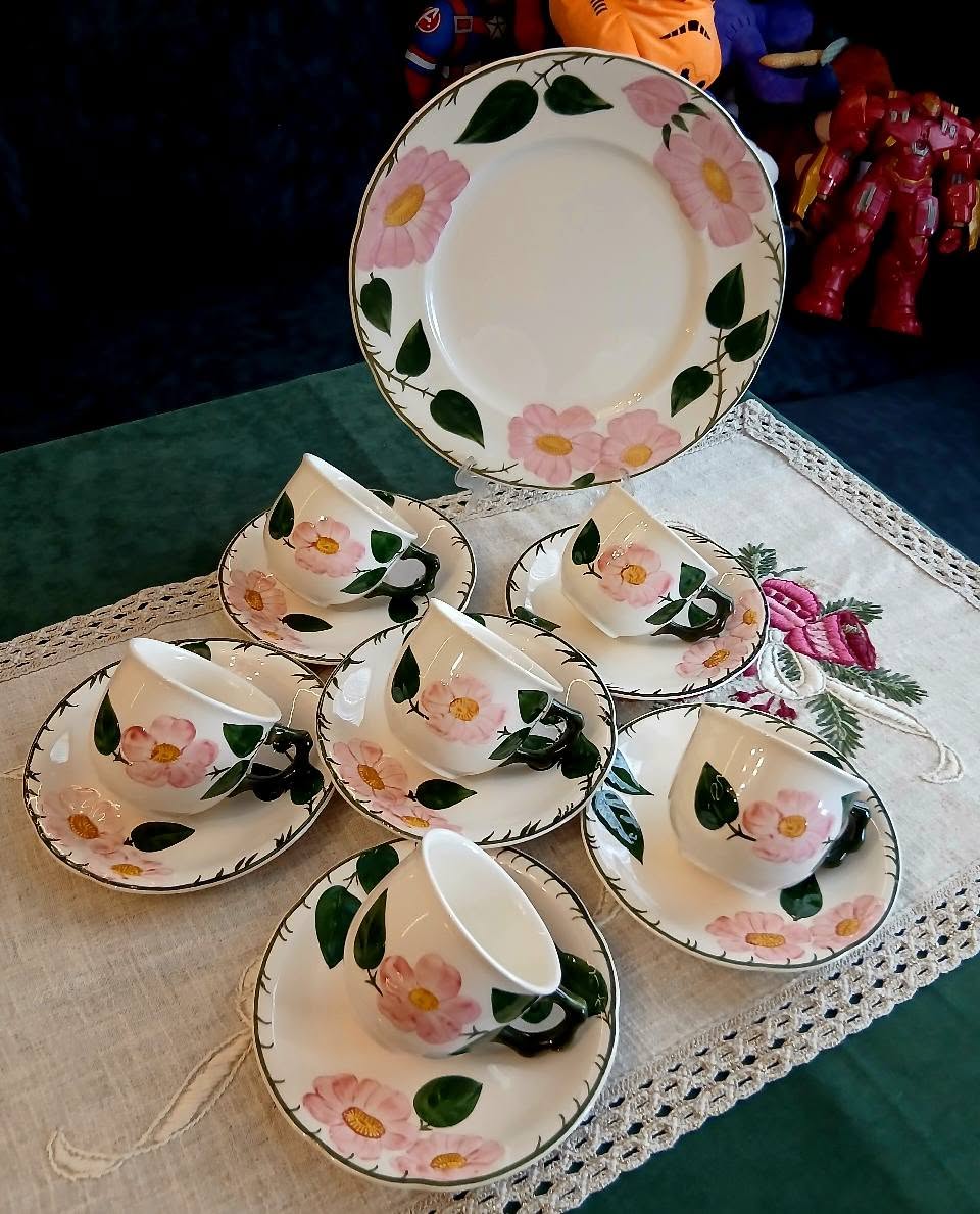 Villeroy & Boch rose porcelain set