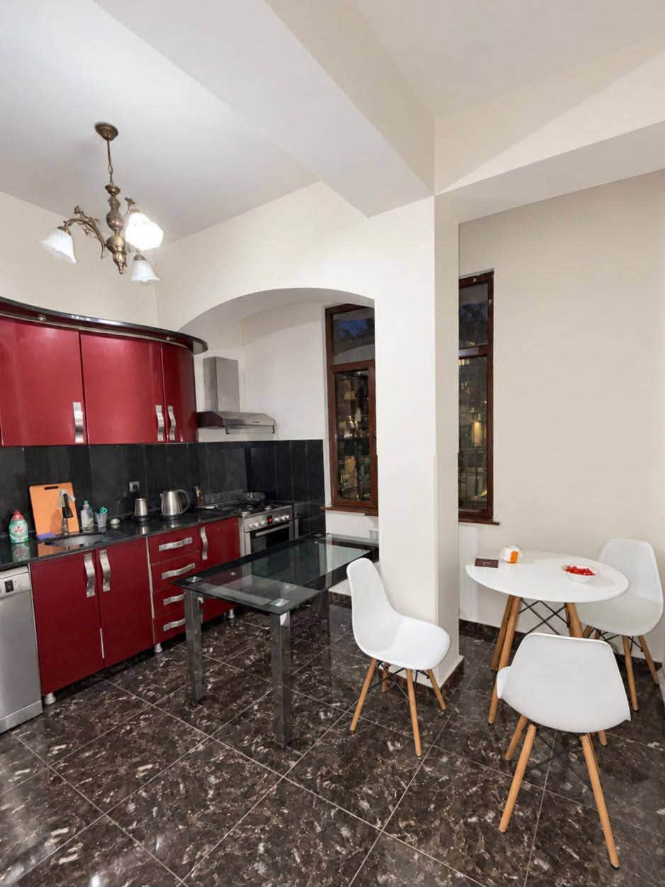 Сдаётся 1-комнатная квартира, Батуми — $600