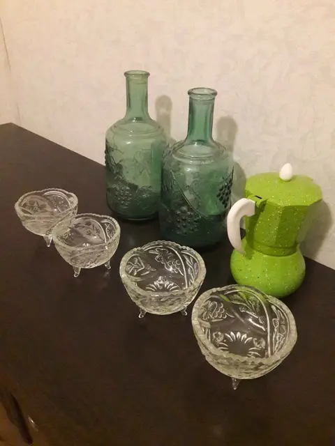 Cam kap ve yeşil kahve kazanı