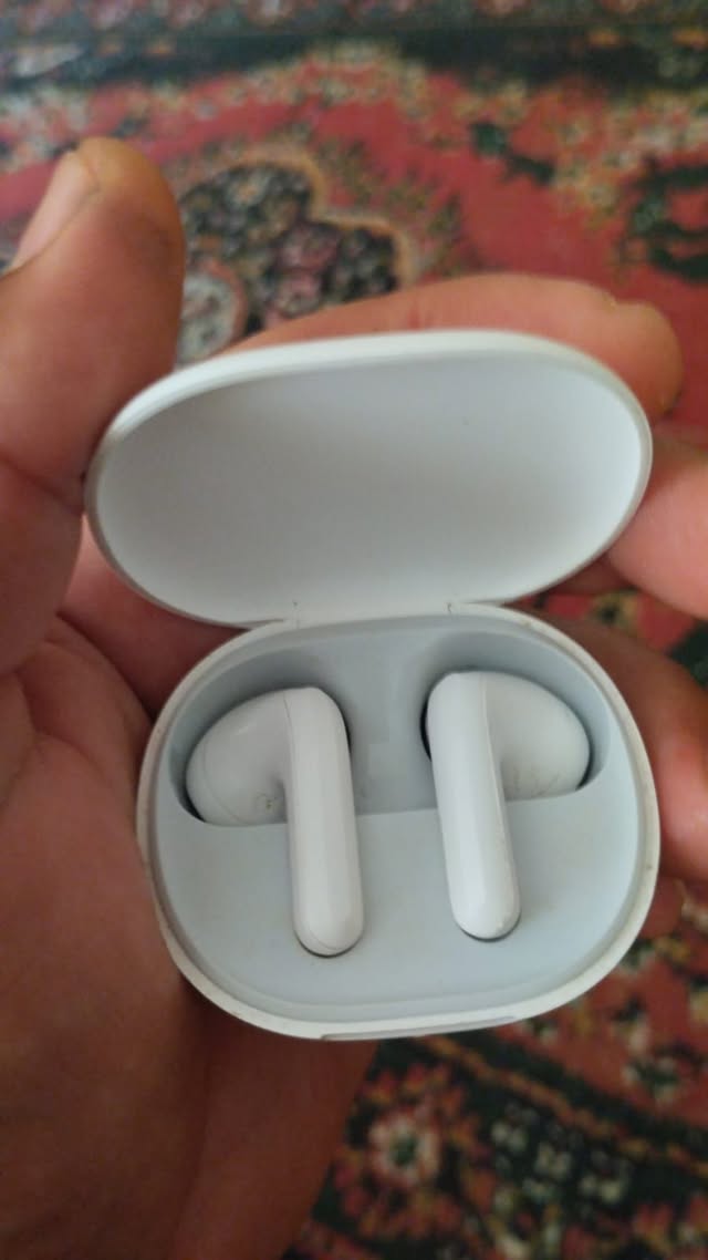 Телефон — 50₼