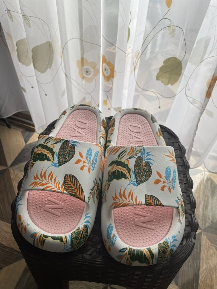 Kaydırma terlikleri, çeşitli boyutlarda