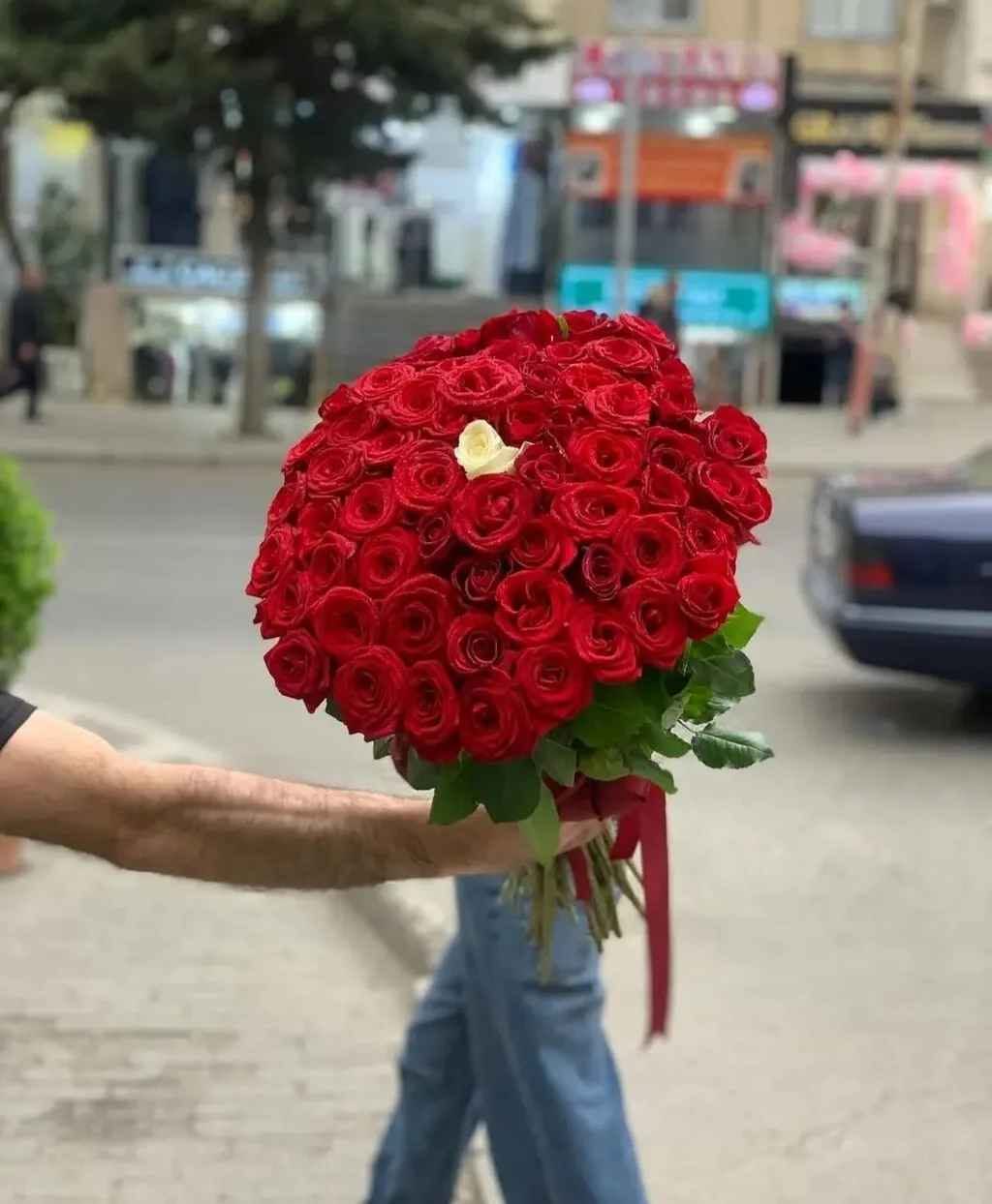 Qızılgül buketləri endirimlə