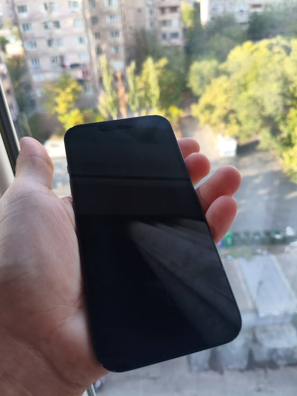 iPhone 13 satılık - 90,000$